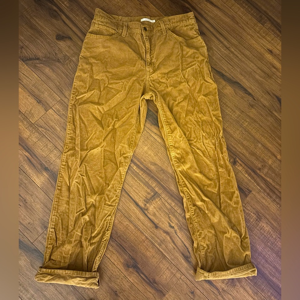 Women’s Levi Corduroy Pants- Tan, Size 32